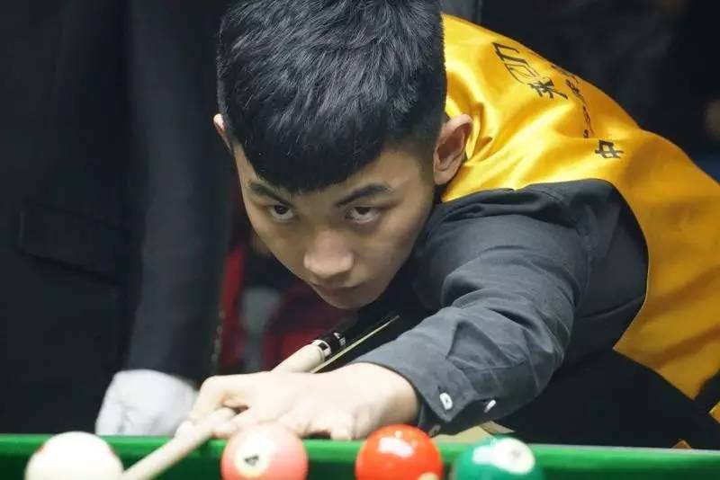 他以轻松的 他以轻松的